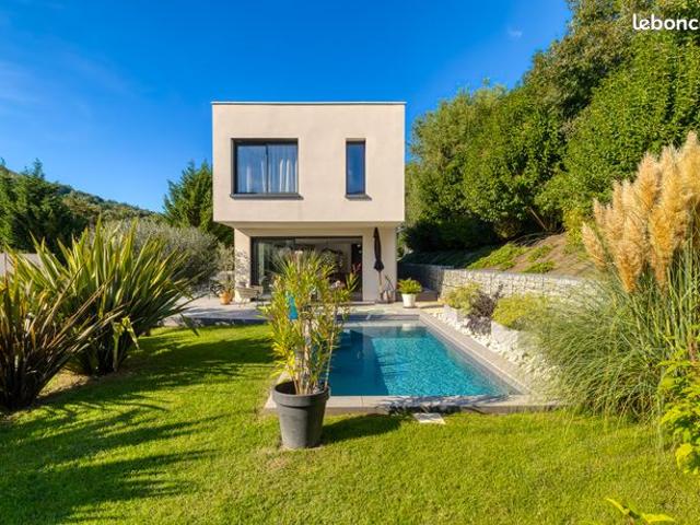 Villa 5 pièces 170 m²