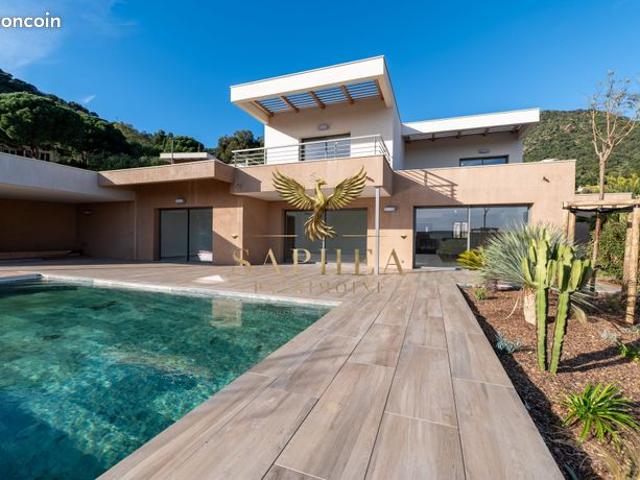 Villa 5 pièces 171 m²