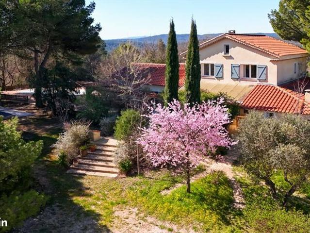 Villa 5 pièces 172 m²