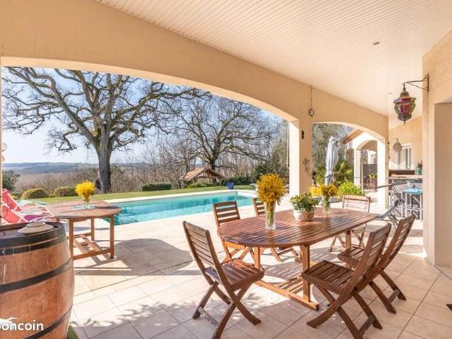 Villa 5 pièces 174 m²