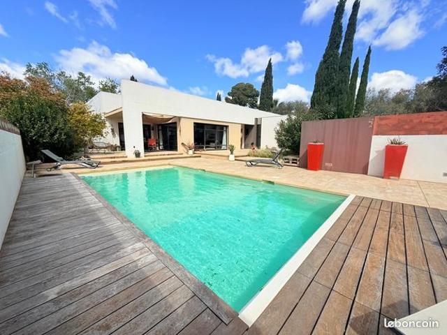 Villa 6 pièces 176 m²