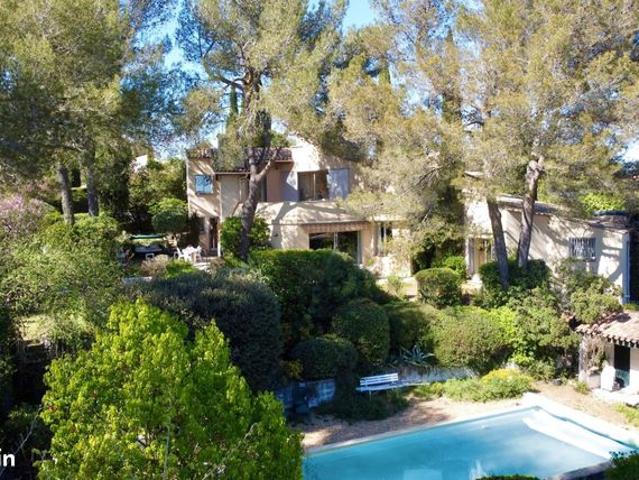 Villa 5 pièces 177 m²