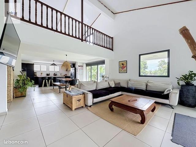 Villa 5 pièces 178 m²