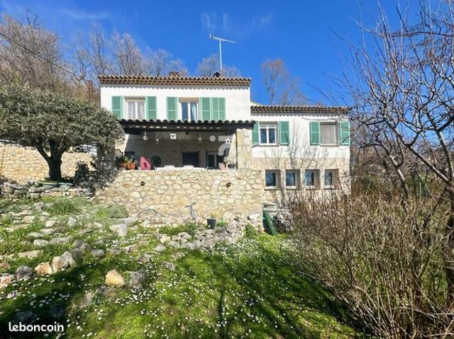 Villa 5 pièces 180 m²