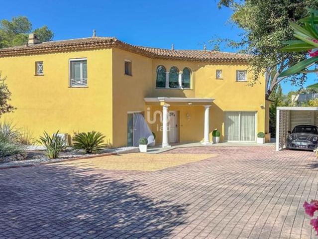 Villa 5 pièces 180 m²