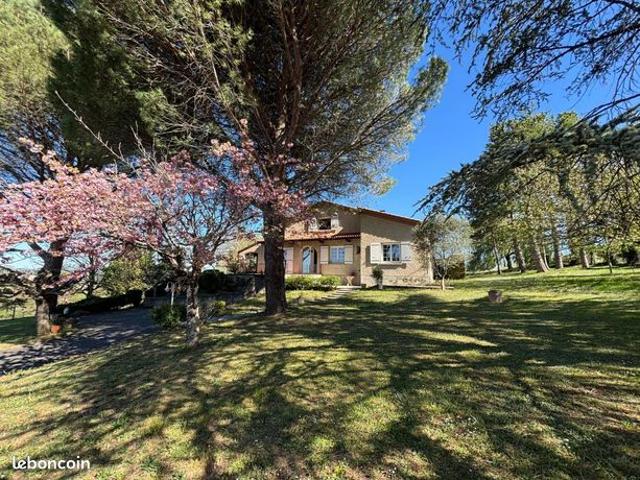 Villa 5 pièces 180 m²