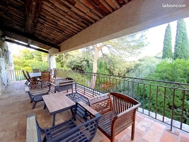 Villa 5 pièces 180 m²