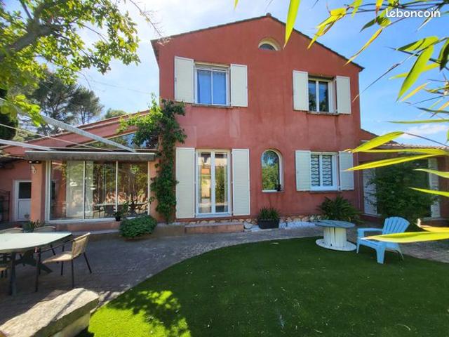 Villa 5 pièces 180 m²