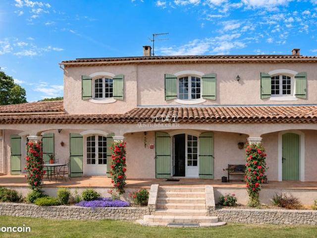 Villa 5 pièces 180 m²