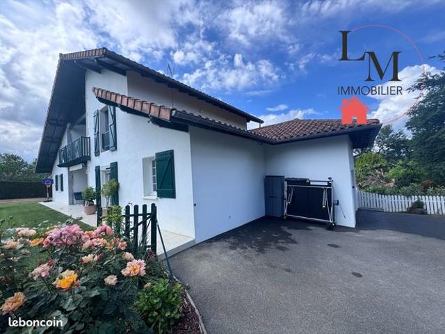 Villa 5 pièces 180 m²