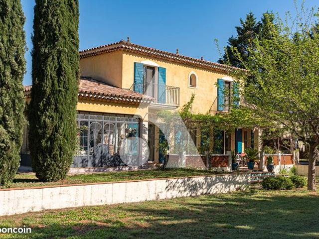 Villa 5 pièces 180 m²