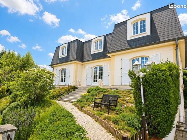 Villa 5 pièces 180 m²