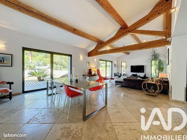 Villa 5 pièces 181 m²
