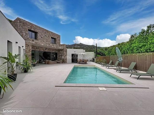 Villa 5 pièces 181 m²