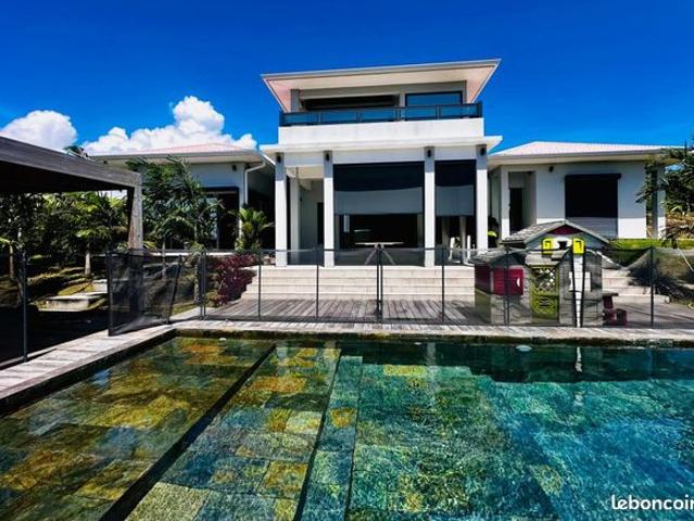 Villa 5 pièces 181 m²