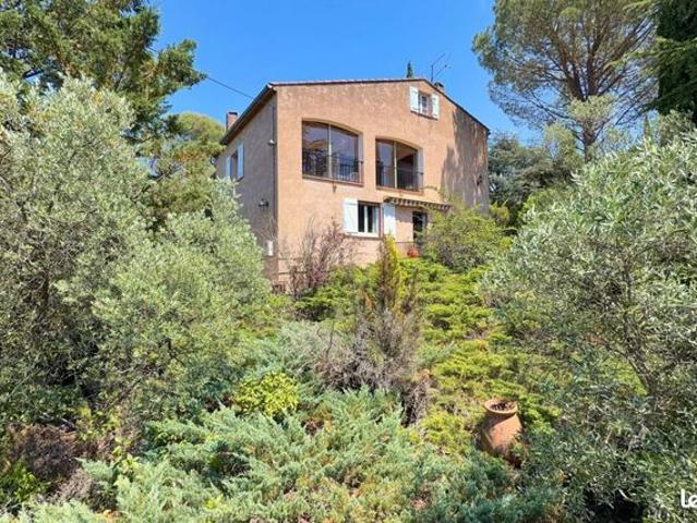 Villa 5 pièces 181 m²