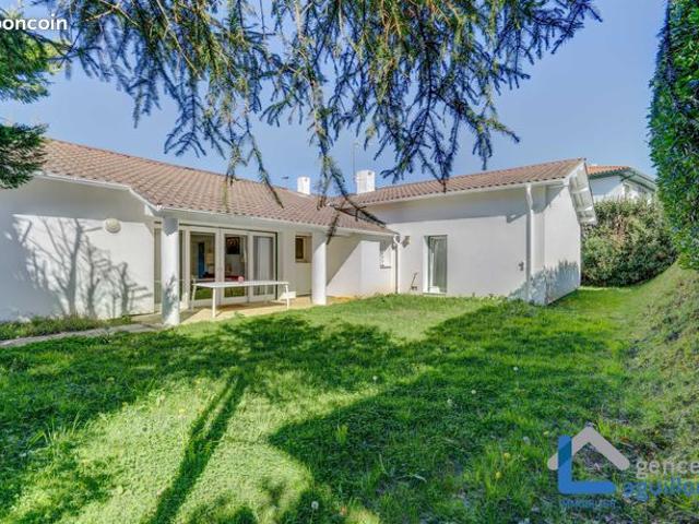 Villa 5 pièces 182 m²