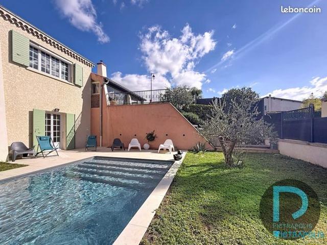 Villa 5 pièces 183 m²