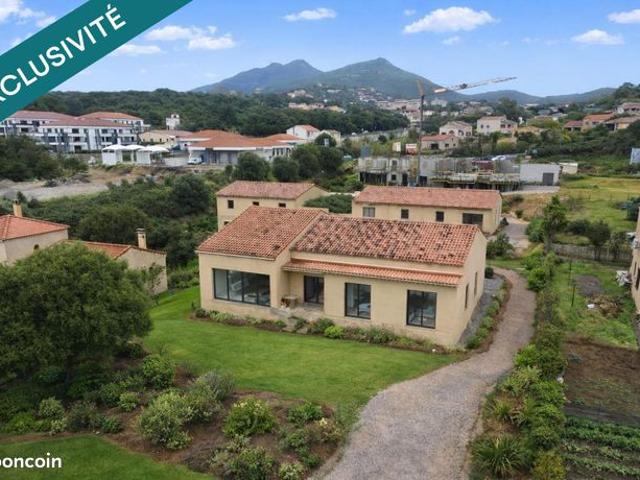 Villa 5 pièces 183 m²