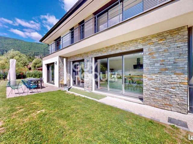Villa 5 pièces 183 m²
