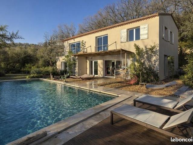 Villa 5 pièces 185 m²