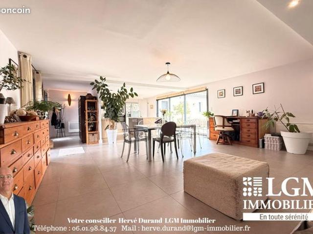 Villa 5 pièces 185 m²