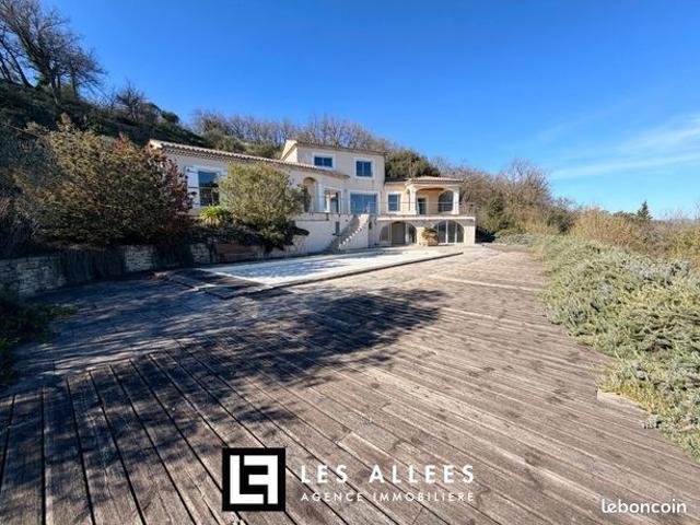 Villa 5 pièces 185 m²