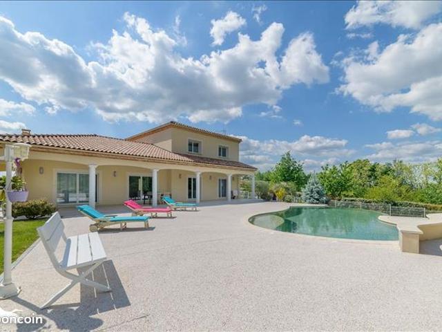Villa 5 pièces 185 m²
