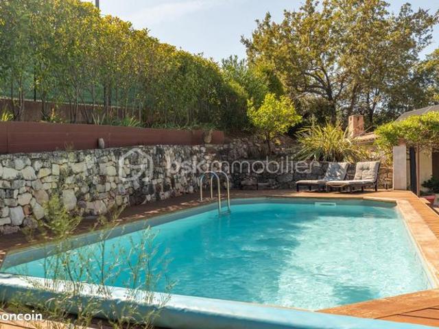Villa 5 pièces 186 m²
