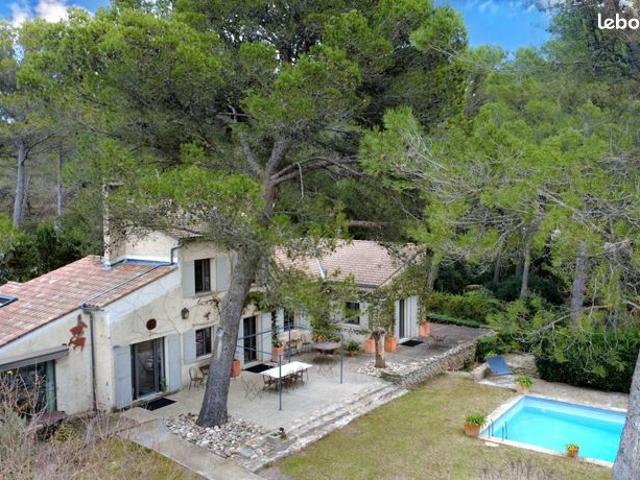 Villa 5 pièces 186 m²