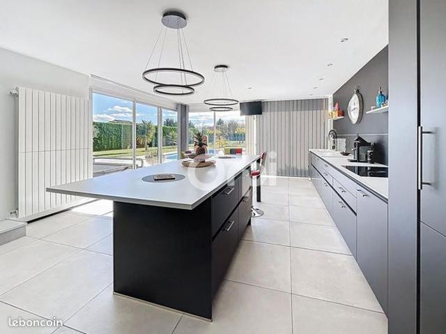 Villa 5 pièces 186 m²