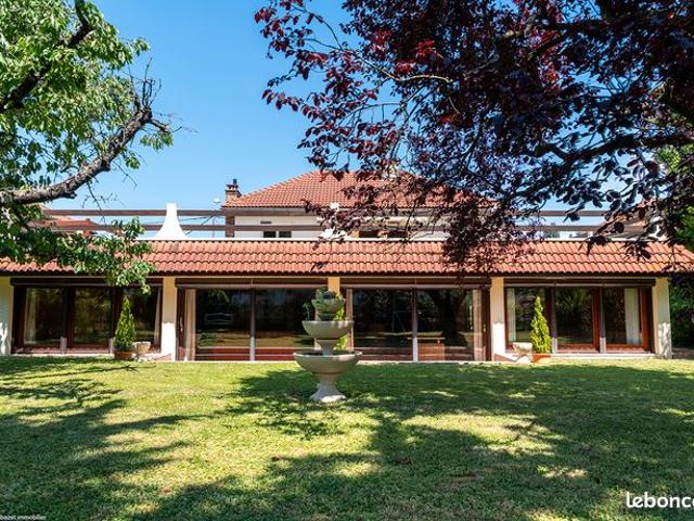 Villa 5 pièces 186 m²