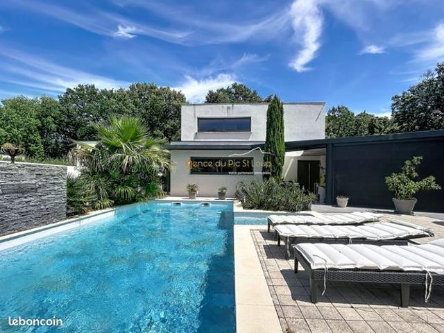 Villa 5 pièces 187 m²