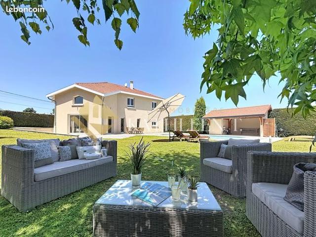 Villa 5 pièces 187 m²