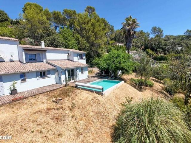 Villa 5 pièces 188 m²