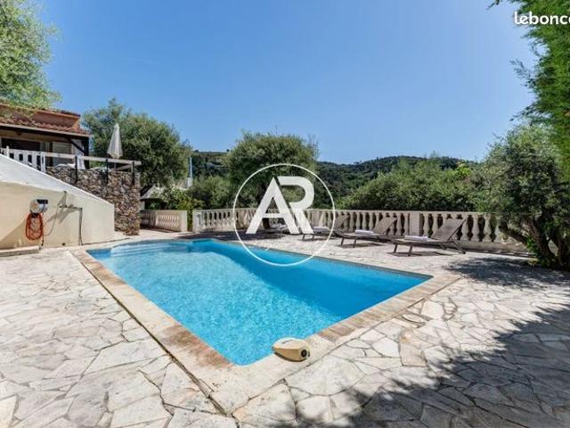 Villa 5 pièces 190 m²