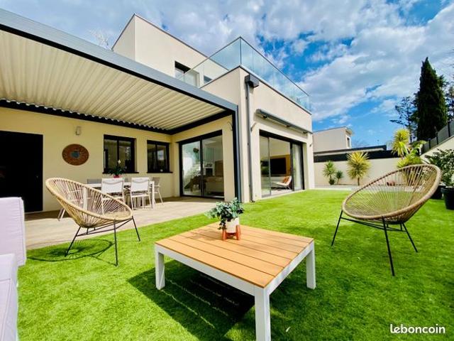 Villa 5 pièces 190 m²