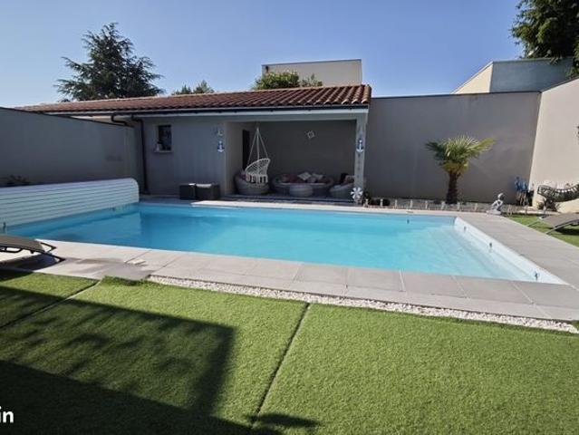 Villa 5 pièces 192 m²