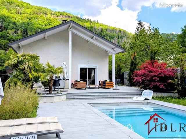 Villa 5 pièces 192 m²