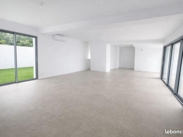 Villa 5 pièces 194 m²