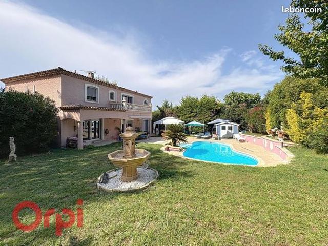Villa 5 pièces 195 m²