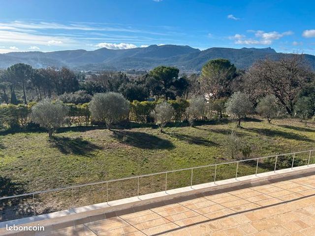 Villa 5 pièces 196 m²