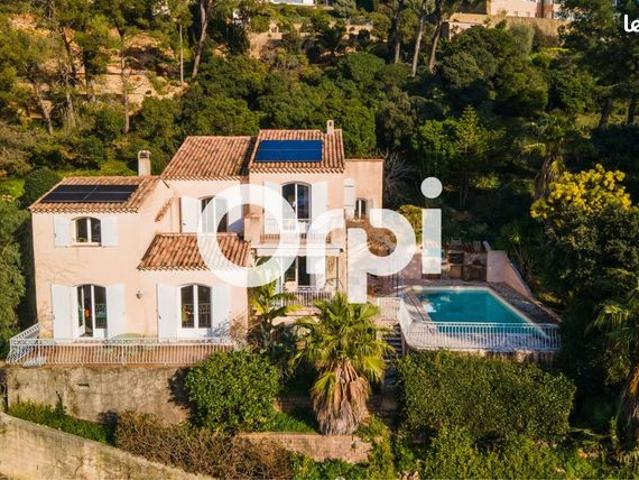 Villa 5 pièces 196 m²