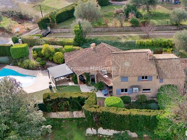 Villa 5 pièces 197 m²