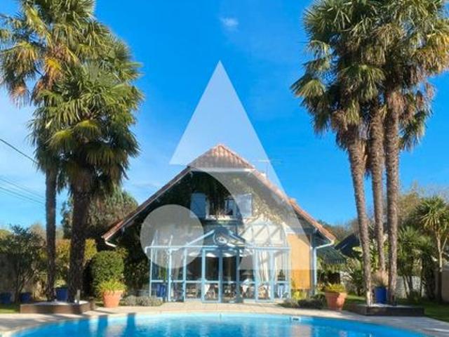 Villa 5 pièces 197 m²
