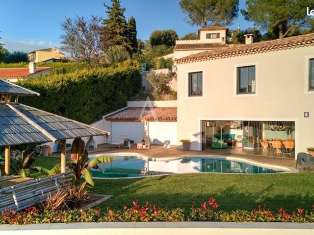 Villa 5 pièces 198 m²