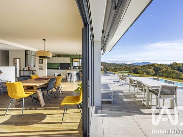 Villa 5 pièces 198 m²