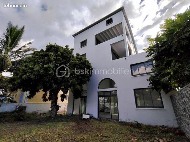 Villa 5 pièces 200 m²