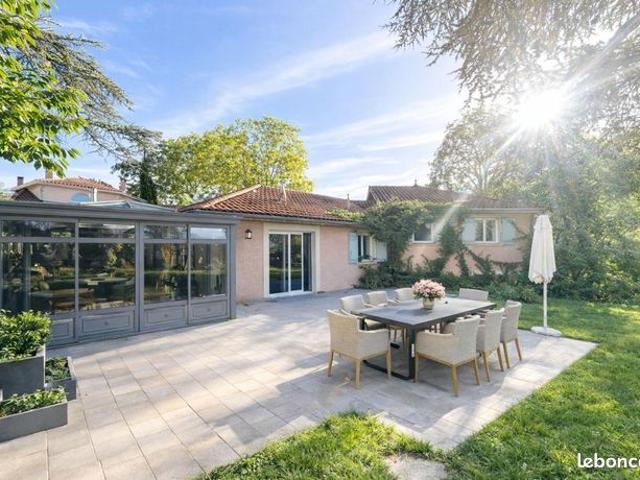 Villa 5 pièces 200 m²