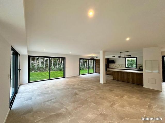 Villa 5 pièces 200 m²
